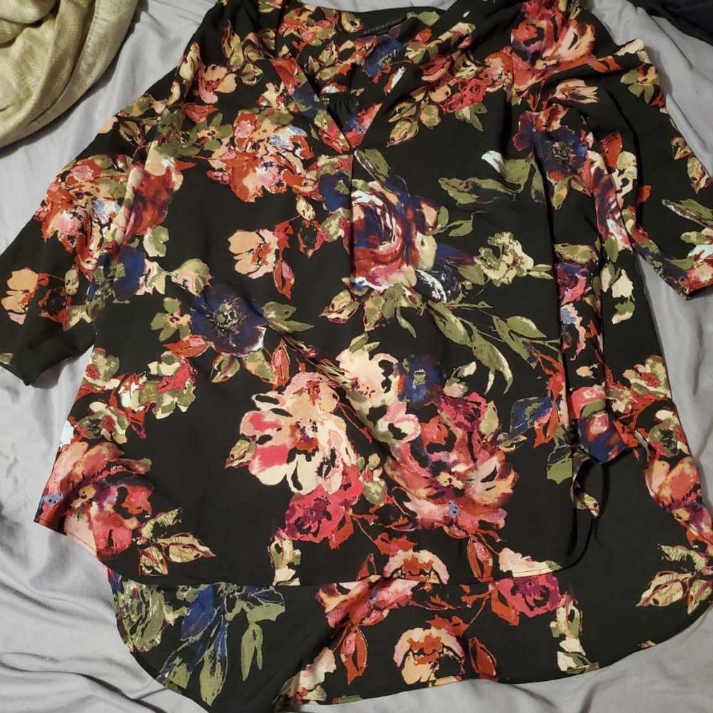 Attention Floral Top